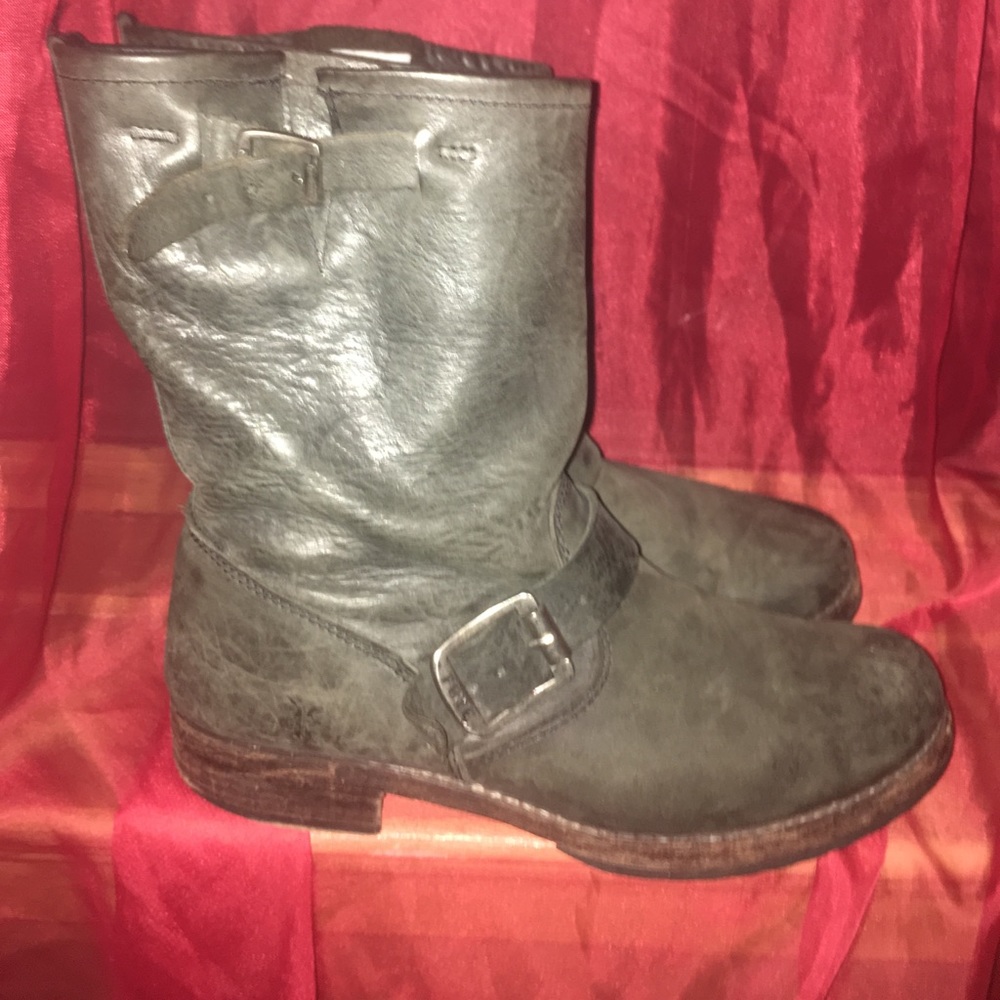 Forest green Frye motorcycle boots.